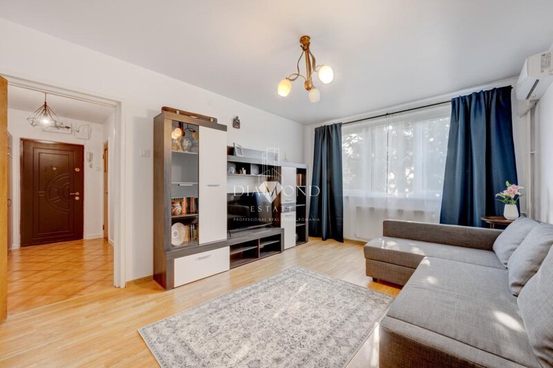 Metrou 1 Decembrie, apartament 3 camere decomandat, parcare inclusa.