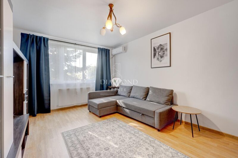 1 Decembrie  Apartament 3 camere decomandat Metrou 1 Decembrie