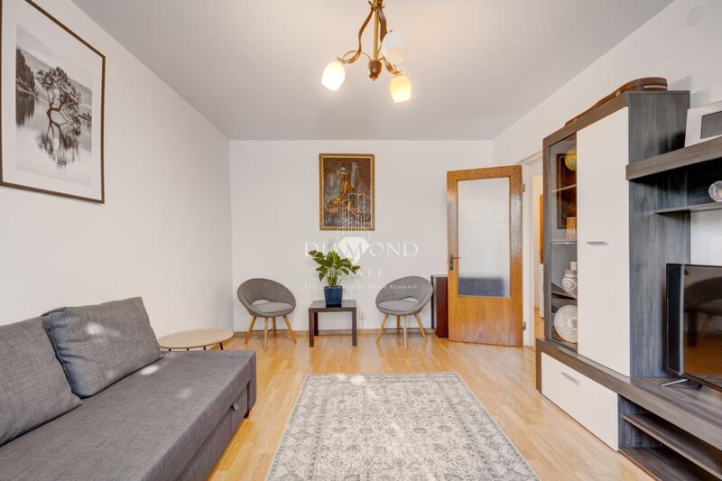 1 Decembrie  Apartament 3 camere decomandat Metrou 1 Decembrie