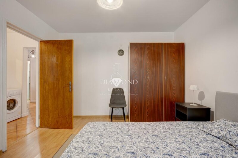 1 Decembrie  Apartament 3 camere decomandat Metrou 1 Decembrie